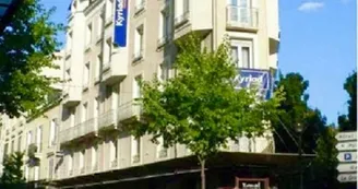 Hôtel Kyriad Spa Vichy Cinq Mondes
