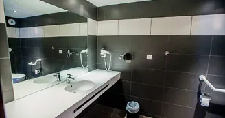 Fasthôtel Montmarault - Auberge du Grand Champ