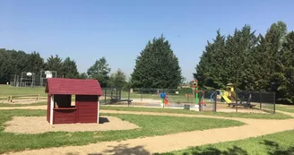 Aire de jeux aquatiques pour enfants et adolescents à Meillard Gîtes de France Allier en Auvergne