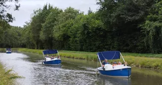 Promenades fluviales sur le Canal de Berry - Vallon-en-Sully