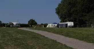 Camping canin Le Grand Larue