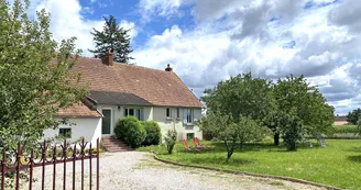 Entrée, Gîte La Cerisaie, Louchy-Montfand dans l'Allier en Auvergne