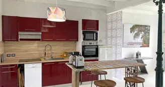 Cuisine ouverte, Gîte La Cerisaie, Louchy-Montfand dans l'Allier en Auvergne