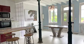 Salle à manger, Gîte La Cerisaie, Louchy-Montfand dans l'Allier en Auvergne