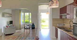 Cuisine ouverte, Gîte La Cerisaie, Louchy-Montfand dans l'Allier en Auvergne