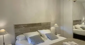 Chambre communicante. Domaine des Mijarniers à Montbeugny dans l'Allier en Auvergne 