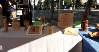 Animation au marché - sculptures