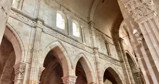 Les Pierres parlent - Eglise de Saint-Menoux