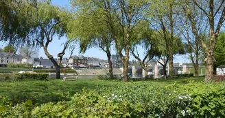 aire-au-camping-de-chateauneuf-sur-sarthe-49-accam-photo5