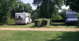 Camping Les Portes de l'Anjou 49 Durtal - Emplacements  (1)