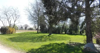 aire-à-la-ferme-auberge-de-la-touche-le-tremblay-49-accam-photo1