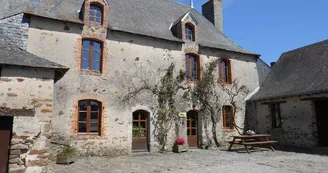 aire-à-la-ferme-auberge-de-la-touche-le-tremblay-49-accam-photo3