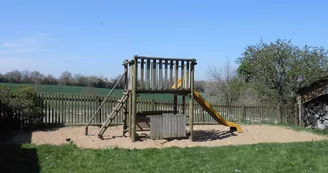 aire-à-la-ferme-auberge-de-la-touche-le-tremblay-49-accam-photo4