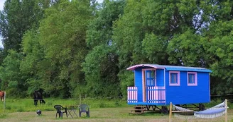 Roulotte bleue et rose 