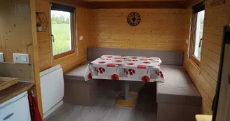 salon-salle-a-manger-tiny-house-le-puiset-dore