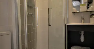 Hôtel L'Escale de la Gare - Salle d'eau_5