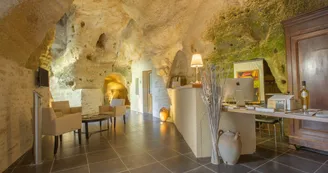 Rocaminori Troglo-hôtel_Louresse-Rochemenier - _2