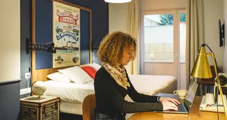 XL+ PMR - Queen Marguerite 001 - hotel-le-londres-saumur_DSC0504.jpg - _5