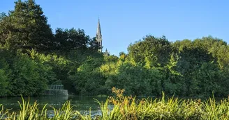 camping-de-coulvee-chemille-cea-osez-mauges-etang-eglise©F.Crampon (3)
