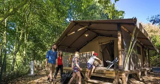 camping-de-coulvee-chemille-cea-osez-mauges-tente-lodge-arrivee©F.Crampon (1)