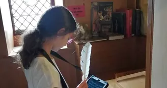 visite-enfant-baludik-musée-joachim-du-bellay-liré-©Musée du Bellay