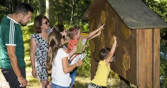 la-ruche-de-mary-saint-andre-de-la-marche-sev-ete-2022-voyage-mary-abeille-famille-jeu-de-piste©FrançoisCrampon (4)