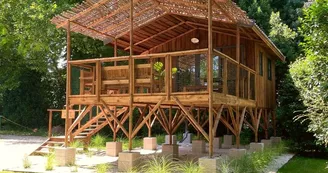 Cabanes sur pilotis Quais des Pontis