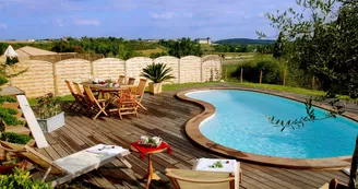 Village de Gîtes - Le Domaine du Grand Tourtre -42 pers