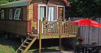 Roulotte confort au camping Domaine des Plantas****