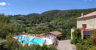 Roulotte confort au camping Domaine des Plantas****