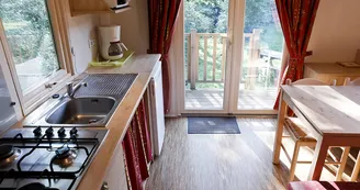 Roulottes au camping Huttopia le Moulin