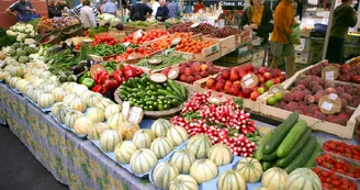 Marché des produceurs locaux à Lagorce