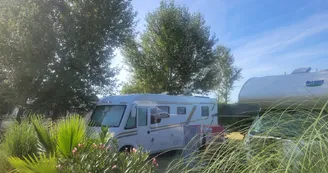 Lou Visetto - Accueil de camping-car