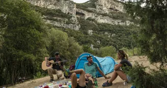 Nuit en tente cosy 6 places au bivouac de Gaud