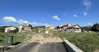 Aire de jeux et de pique-nique - "Monteil"