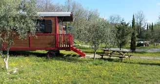 Les Roulottes et Cabanes de Saint Cerice