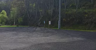 Aire de stationnement camping-cars de Saint-Julien-d'Intres