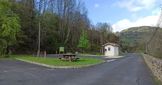 Aire de stationnement camping-cars de Saint-Julien-d'Intres