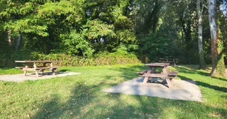 Aire de pique-nique le long de la ViaRhôna - Meysse