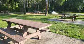 Aire de pique-nique le long de la ViaRhôna - Meysse