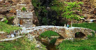Le monde merveilleux du pic des fées - Le Ron des Fades