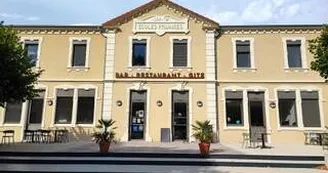 Hôtel les Terrasses du Rhône à Baix