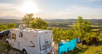 Aire de service camping-car au camping le Pommier Ciela Village