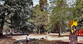 Jeux pour enfants, avant et après la balade.