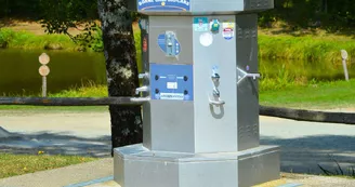 Aire de Camping-cars - Pageas 