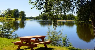 Aire de pique-nique - Saint-Hilaire-les-Places