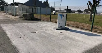 Borne camping car rue du stade.