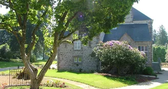 GÎTE ÉTAPE ET SÉJOUR - LE CHATEAU DU BOURG