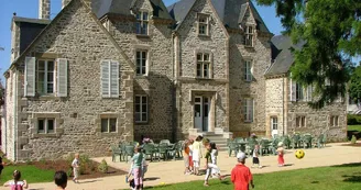 GÎTE ÉTAPE ET SÉJOUR - LE CHATEAU DU BOURG