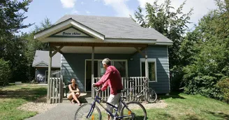 chalets-camping-le-parc-de-Vaux-Ambrieres-les-vallees-53